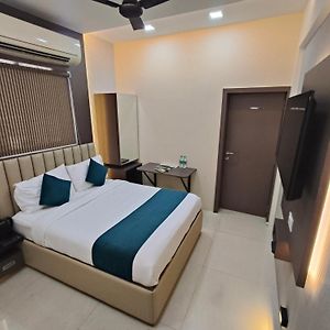 Hotel Triton - Near Us Embassy - Hotel In Sion